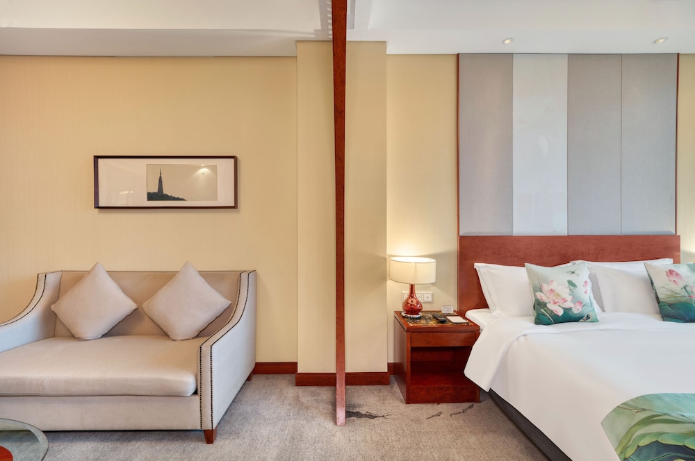 Wanghu Hotel 15/48