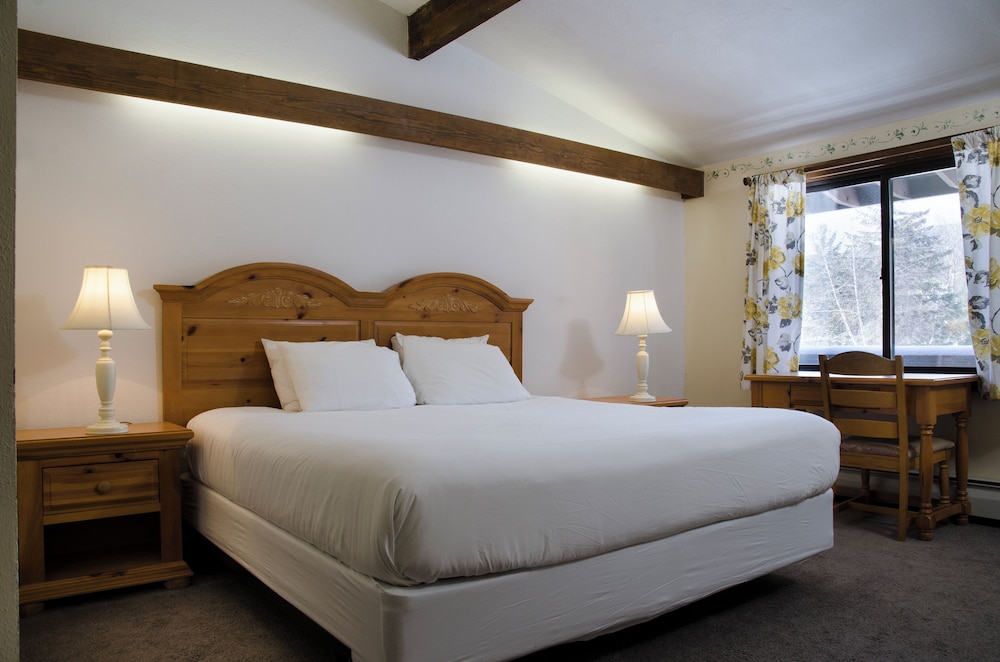 Deluxe, King Bed