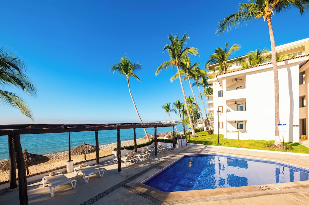 Vista Vallarta All Suites on the Beach 39/75
