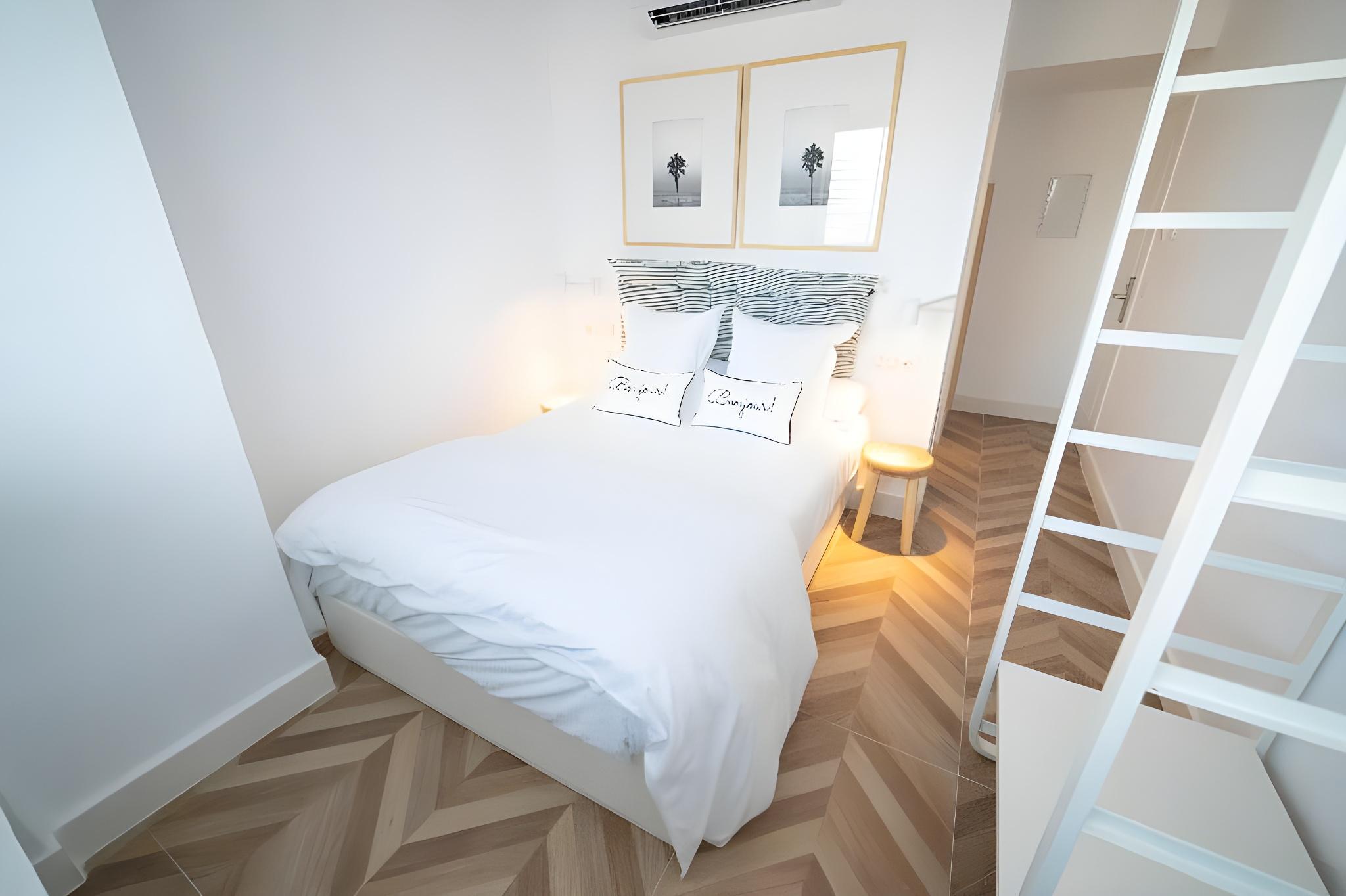 Room, 2 Double Beds, Sea View