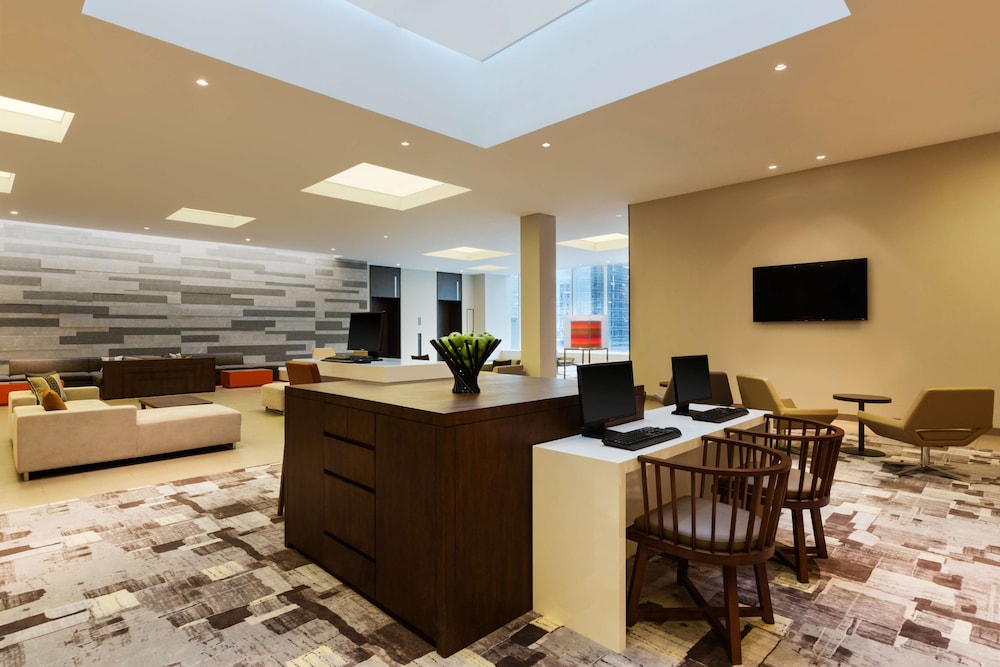 Hyatt Place Shenzhen Dongmen 66/79
