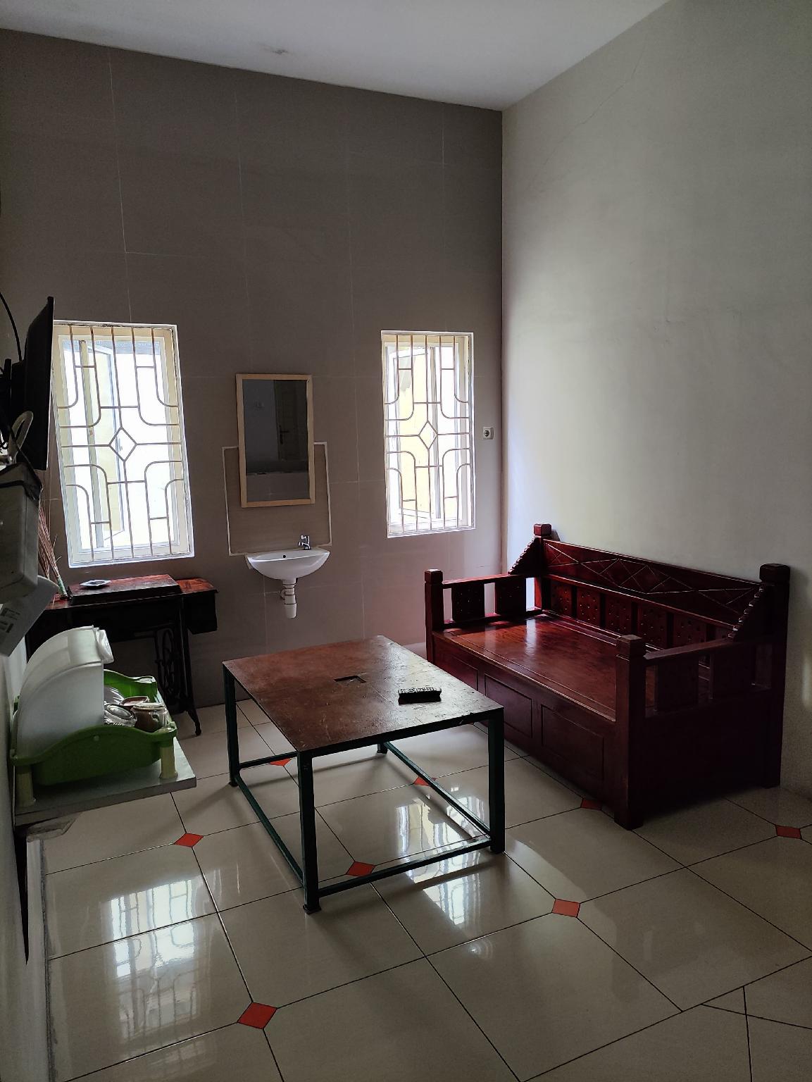 Paddington Homestay 12/13