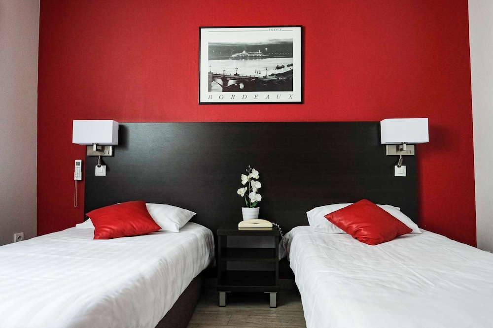 Hotel Notre Dame 8/27