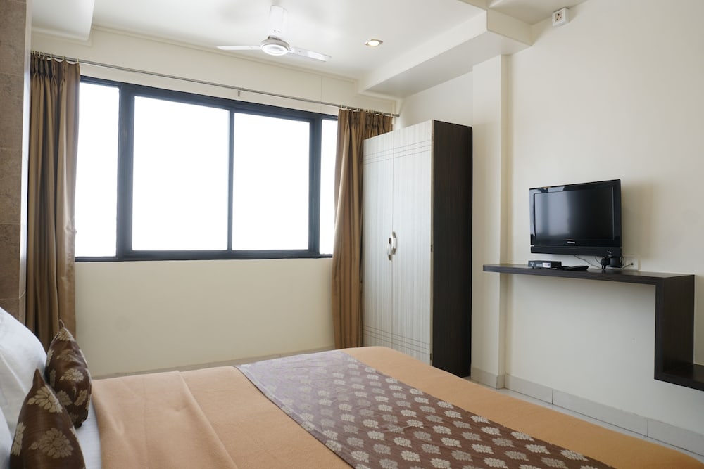 Hotel Pavitra 10/17
