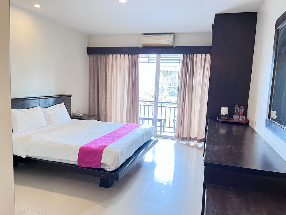 Lub Sbuy Hostel 33/66