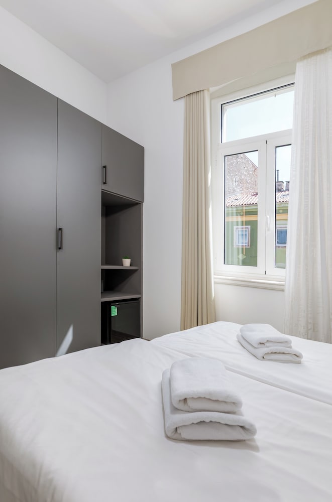 SUPERIOR, DOUBLE BED