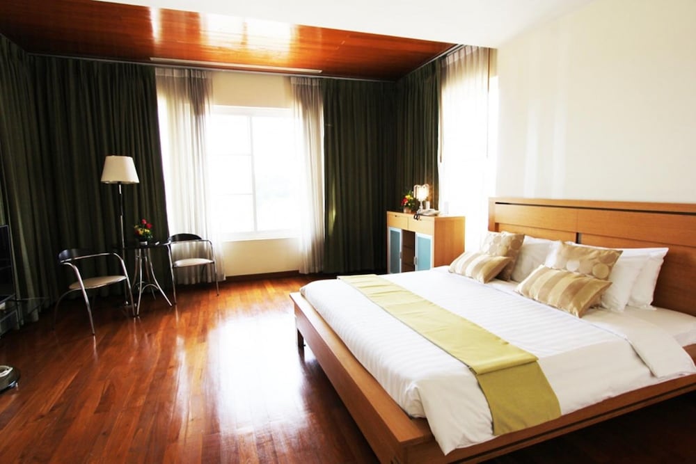 Pattana Golf Club And Resort 4/50