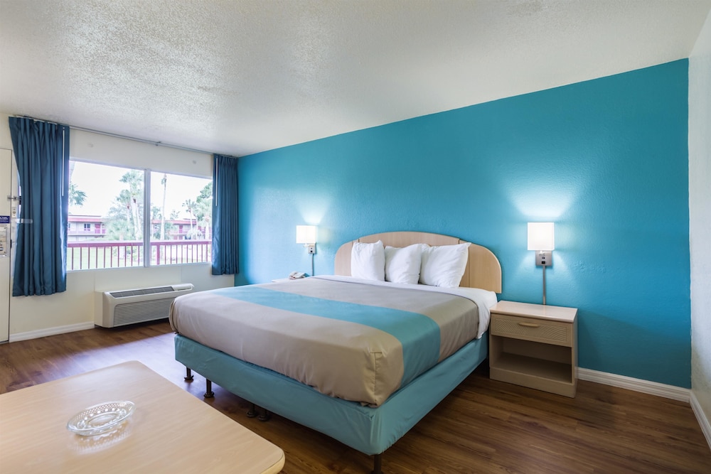 Motel6 Spring Hill, FL - Weeki Wachee 32/64