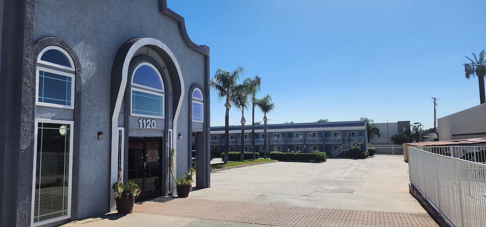 Mayfair Inn Ontario Airport 30/35