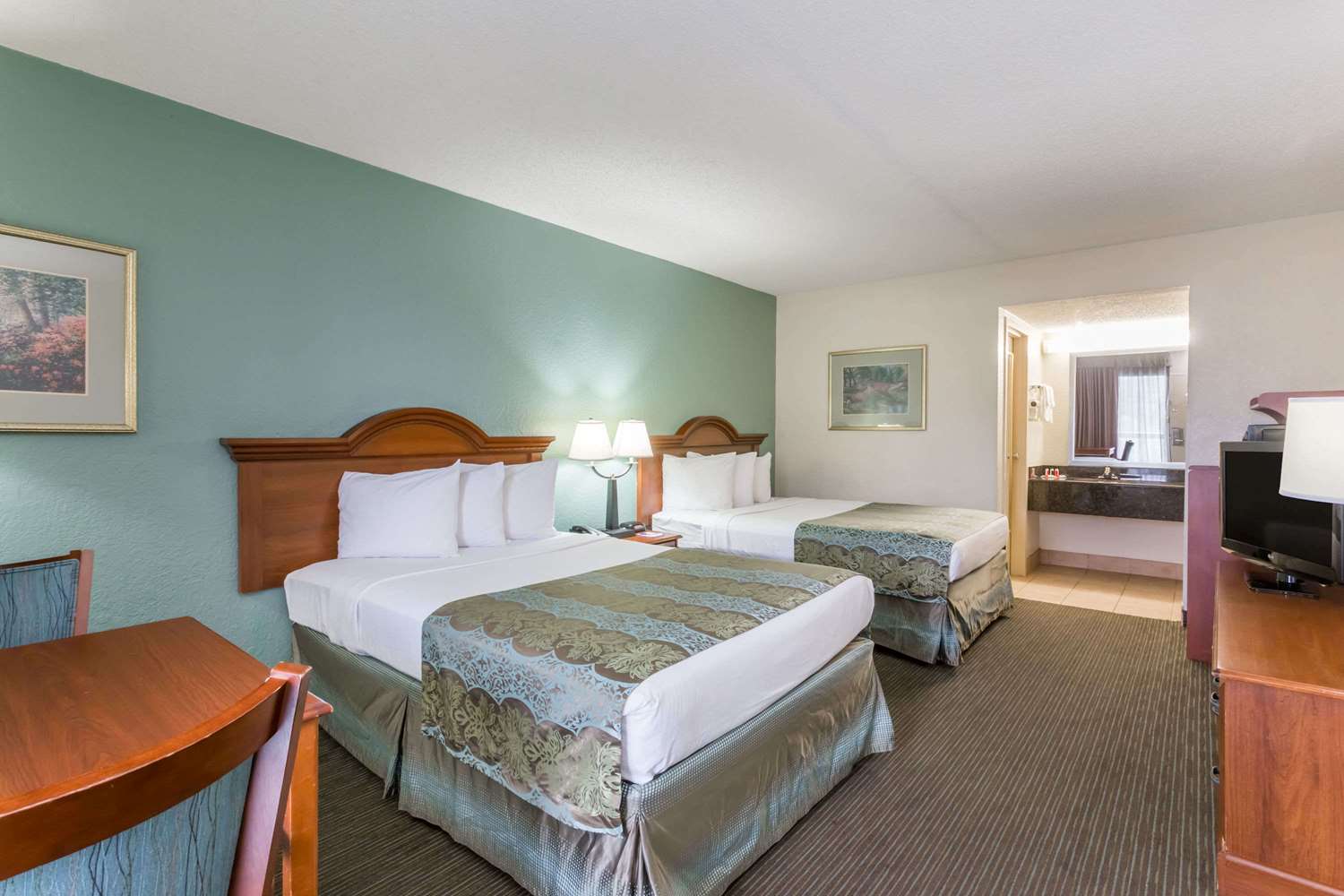 Baymont By Wyndham Sarasota 13/40