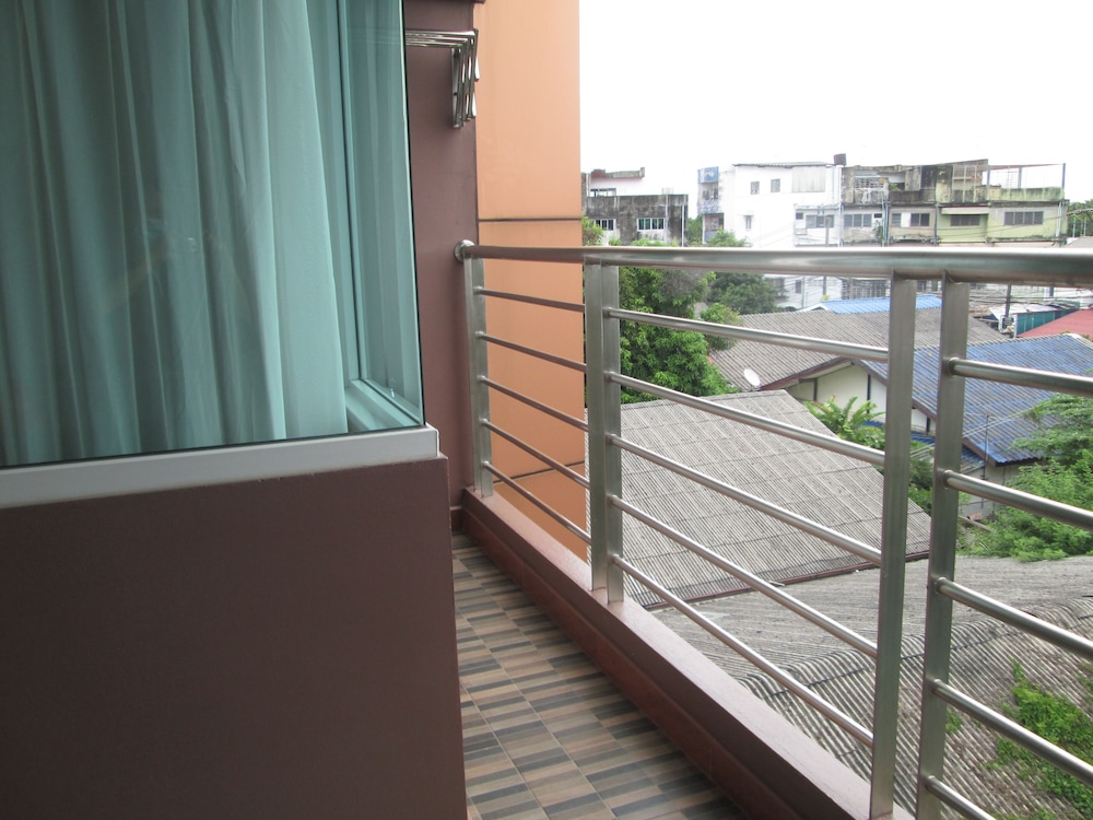 Nest n Rest Hotel 4/34