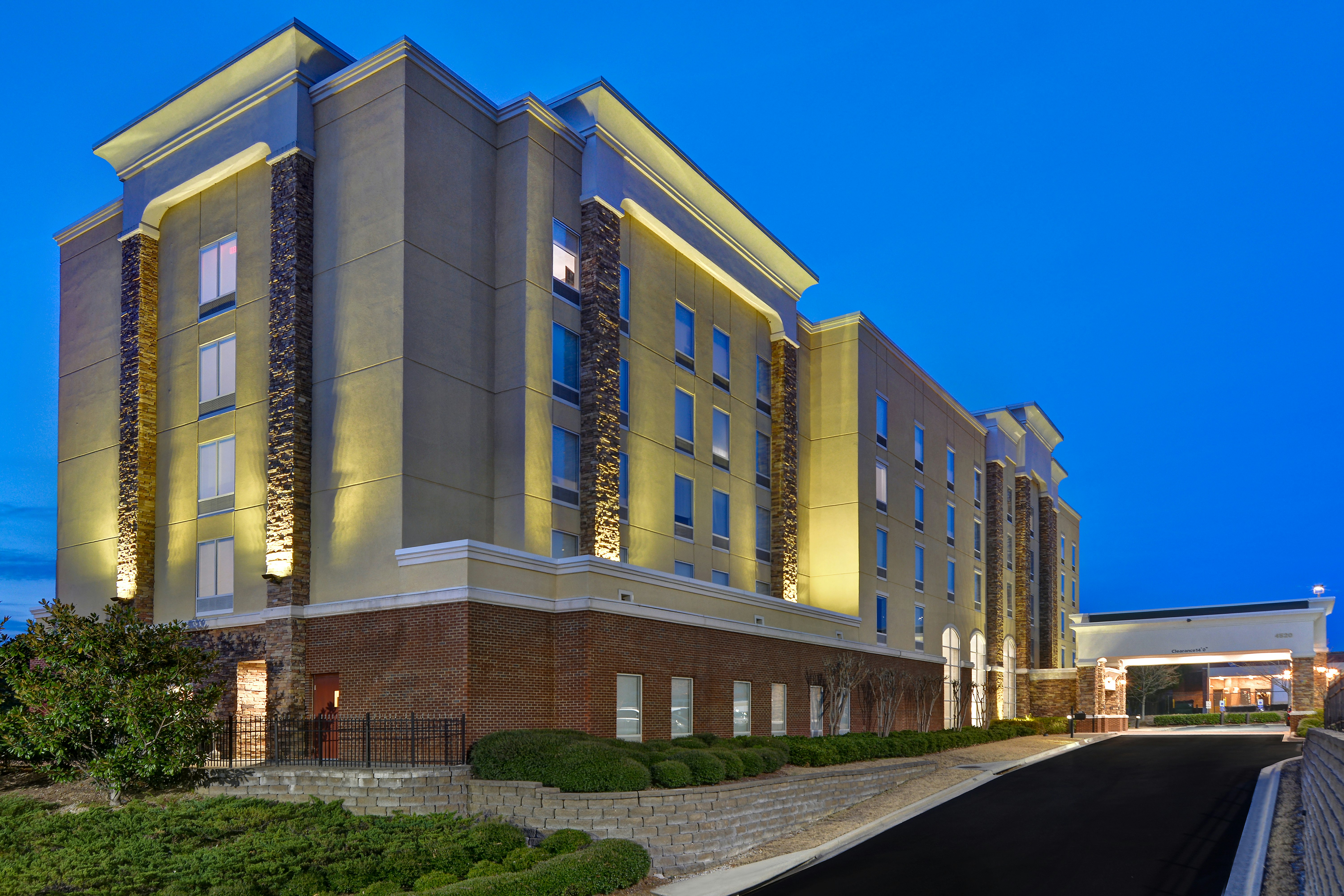 Hampton Inn And Suites Birmingham Hoover Galleria 2/17