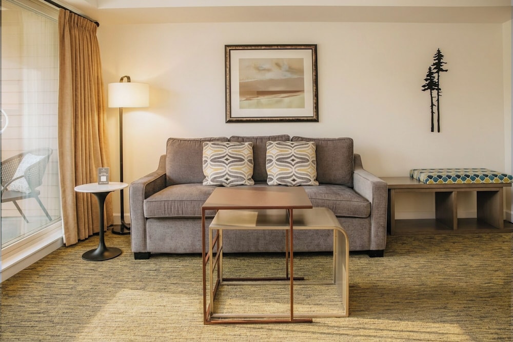 Executive Suites Hotel Resort Squamish 38/68