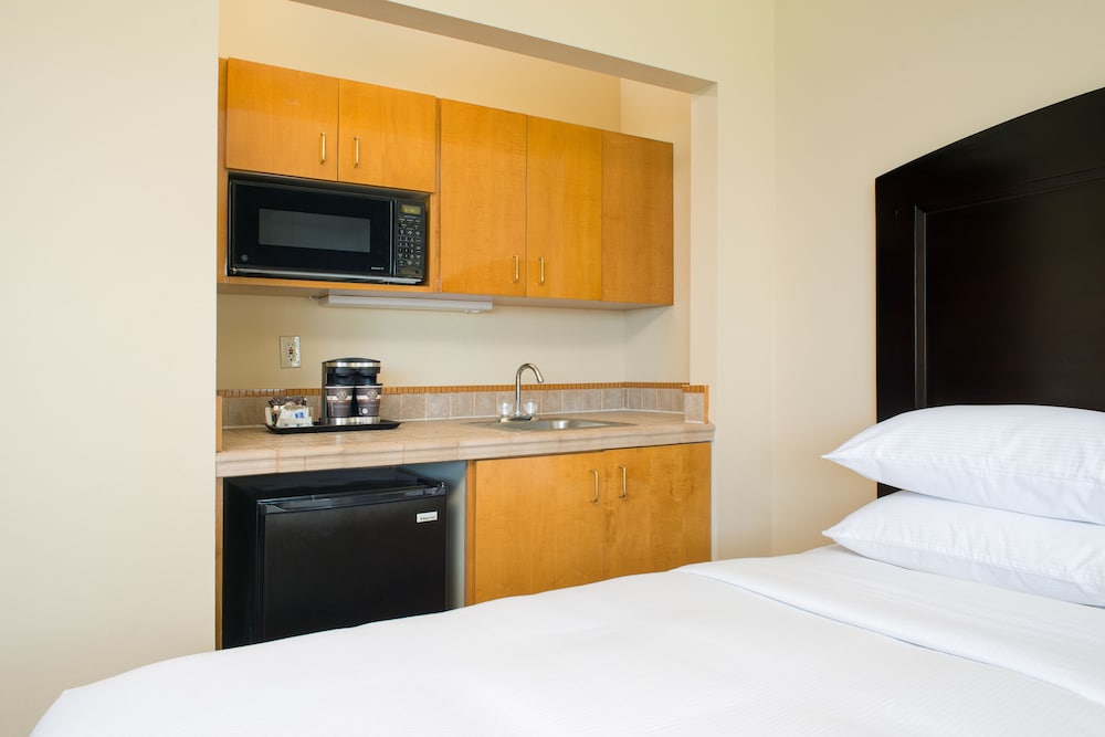 Doubletree By Hilton Ocean Point Resort – North Miami Beach 21/68