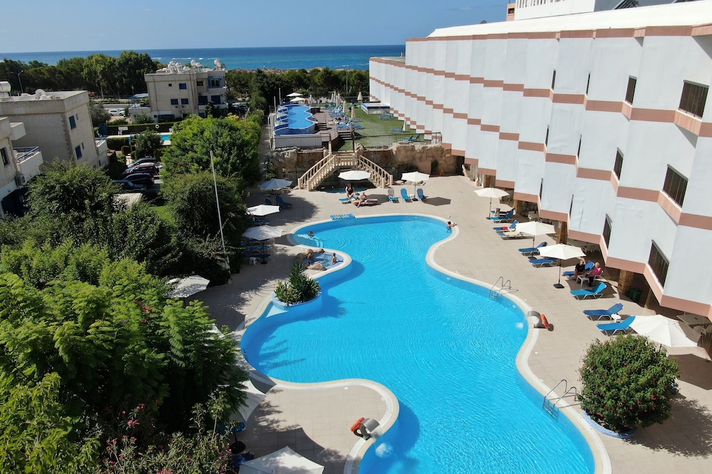 Avlida Hotel 69/72