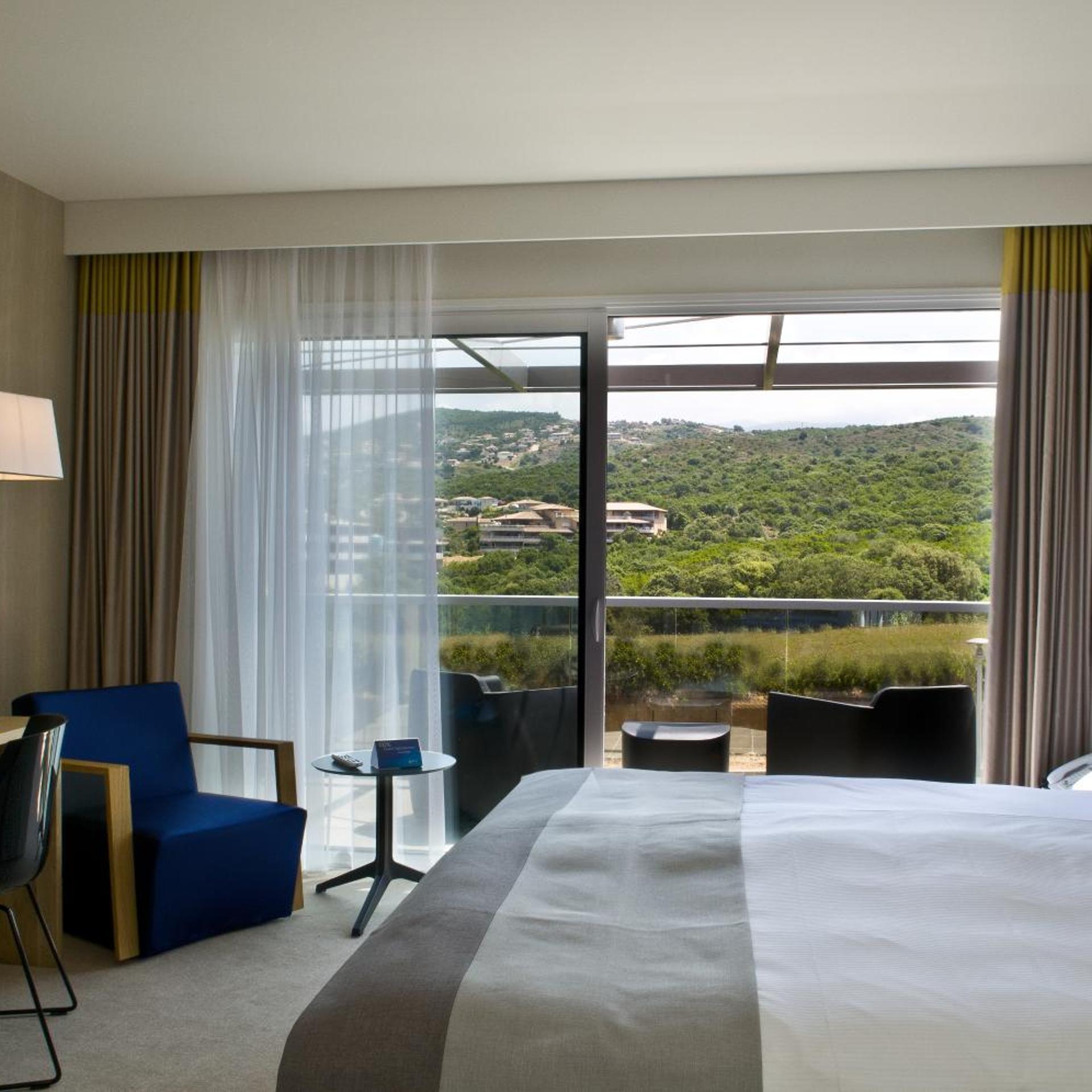 Superior, Maquis View, Balcony