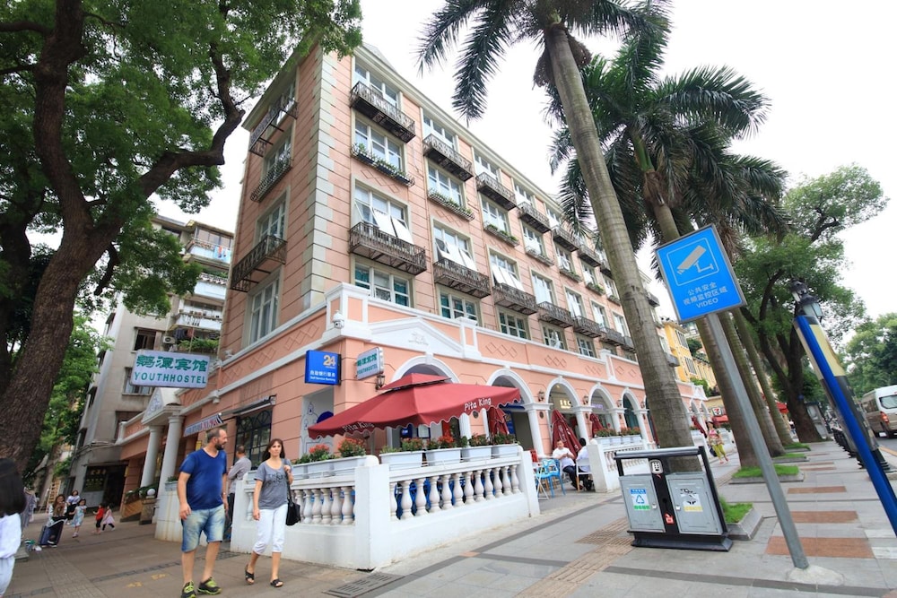 LN White House Hotel 2/48