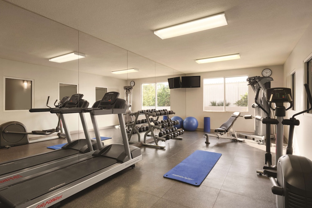 Country Inn & Suites by Radisson, St. Petersburg - Clearwater, FL 25/56