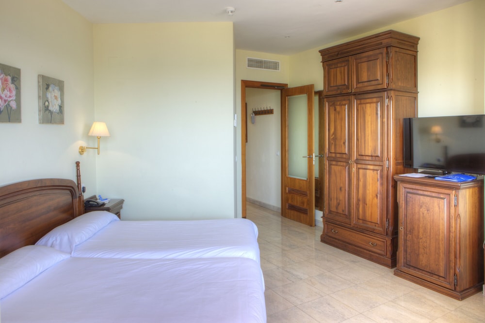 Sunway Playa Golf Sitges 18/71