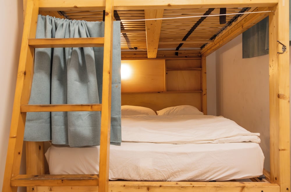 Avocado Surf Hostel 13/50