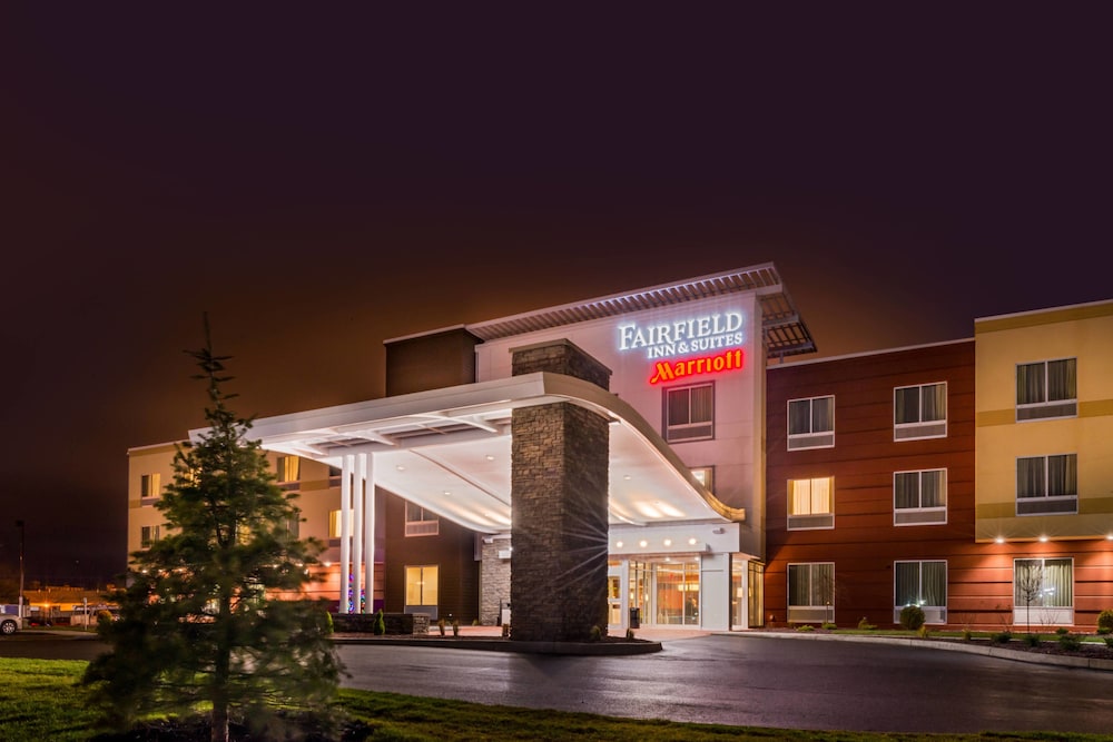 Fairfield Inn Suites Utica 1/47