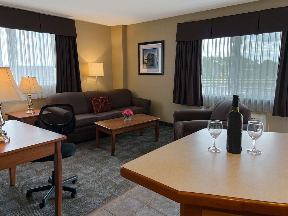 Coast Swift Current Hotel 44/65