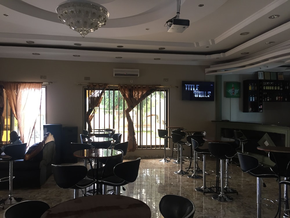 The Prince Charles Hotel 24/37