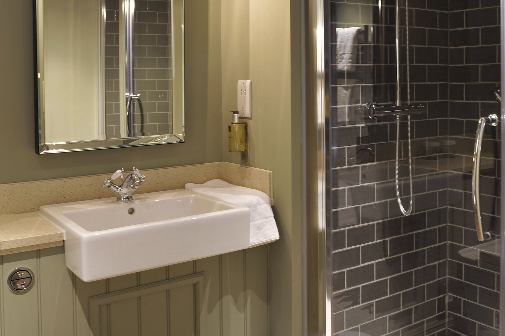 غرفة كلاسيكية بسرير مزدوج، The Crown Manor House Hotel 4/4