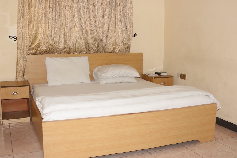 Entry Point Hotel 8/49