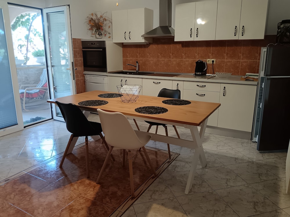 APARTMENTS MORETA 23/50