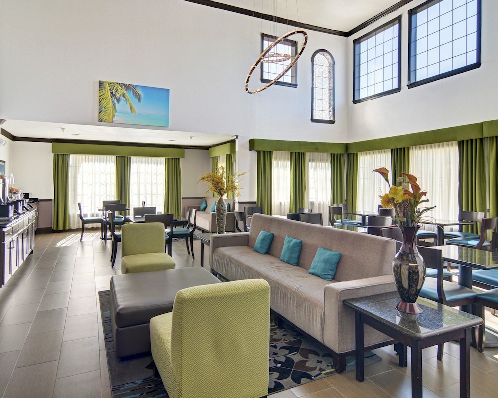 Spark by Hilton Galveston 15/31