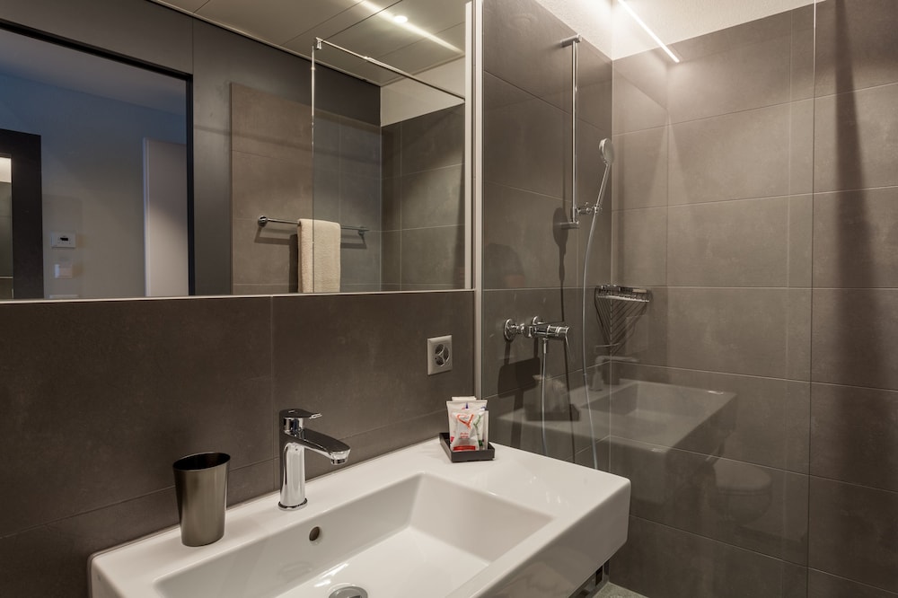 Centurion Swiss Quality Towerhotel 40/43