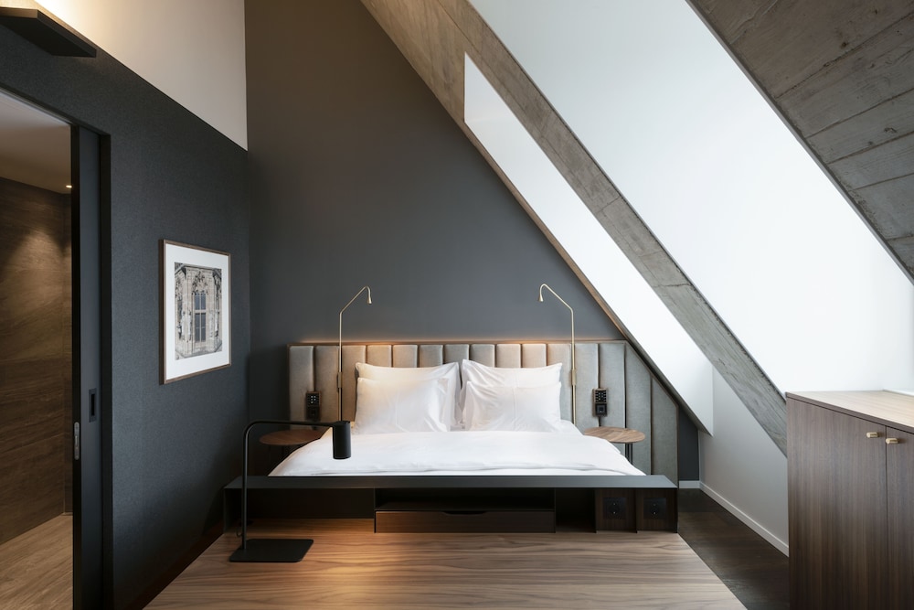 SIGNATURE, DOUBLE BED