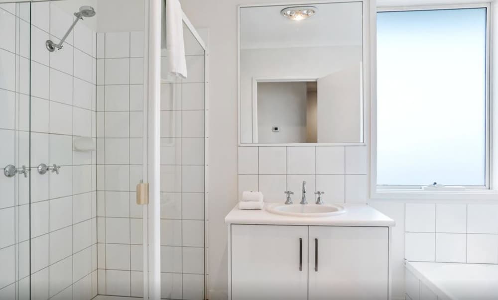 3 Bedrooms, Town House