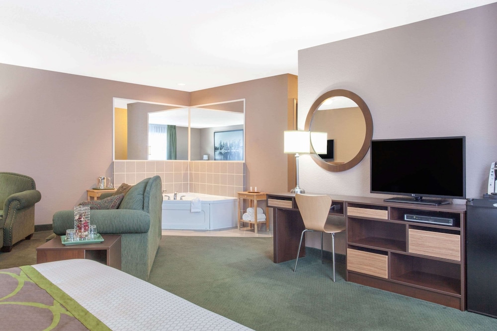 Super 8 By Wyndham Kenora 27/31
