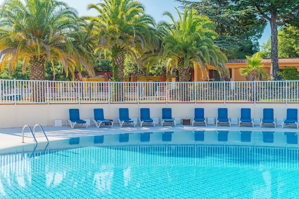 Village Vacances Azureva Argelès-Sur-Mer 28/32