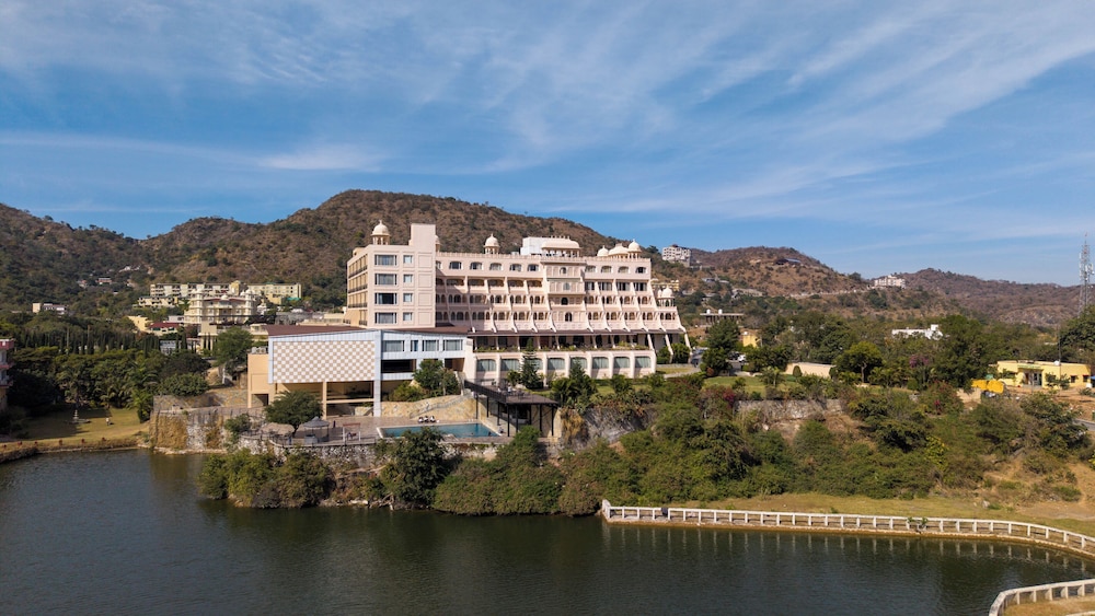 Via Lakhela Resort & Spa 47/50