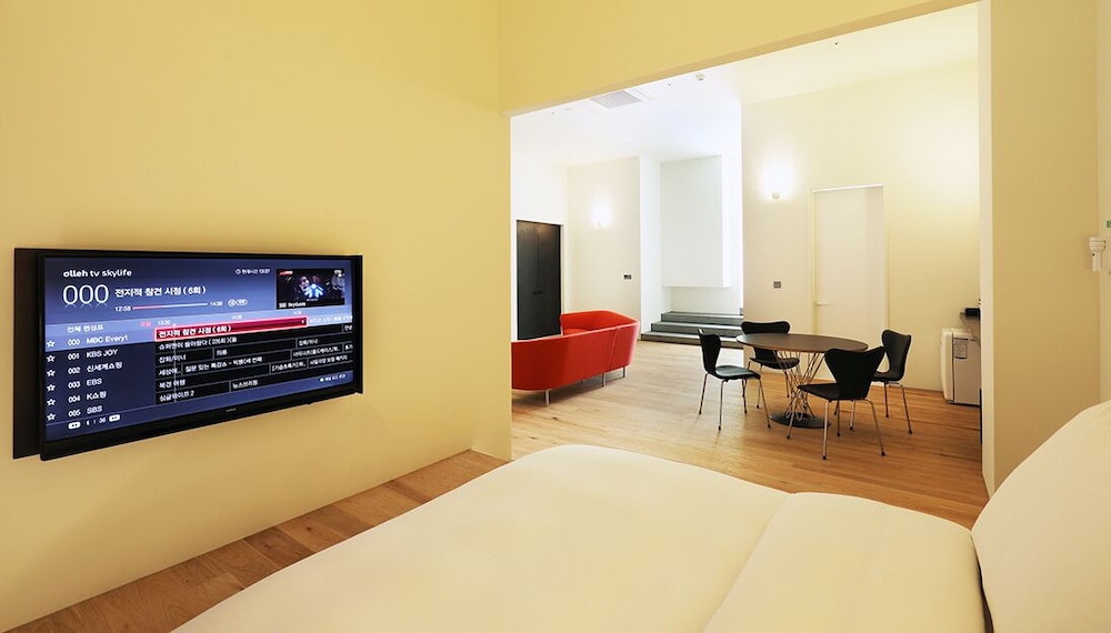 Hotel 498 32/42