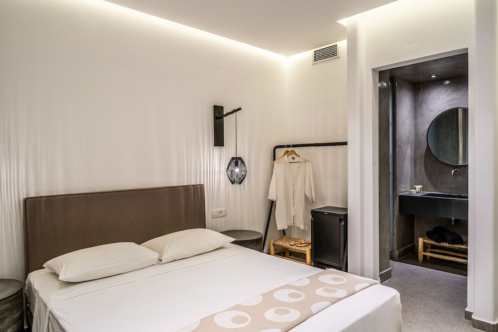 Hippocampus Hotel 12/72