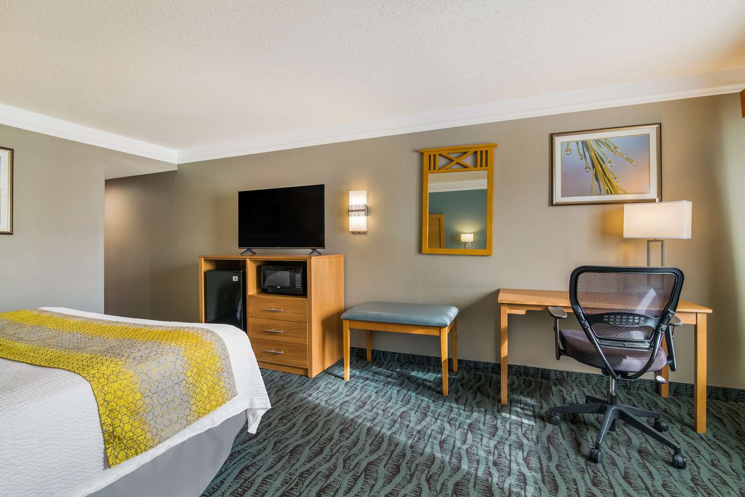 Best Western Plus Executive Court Inn & Conference Center 26/73