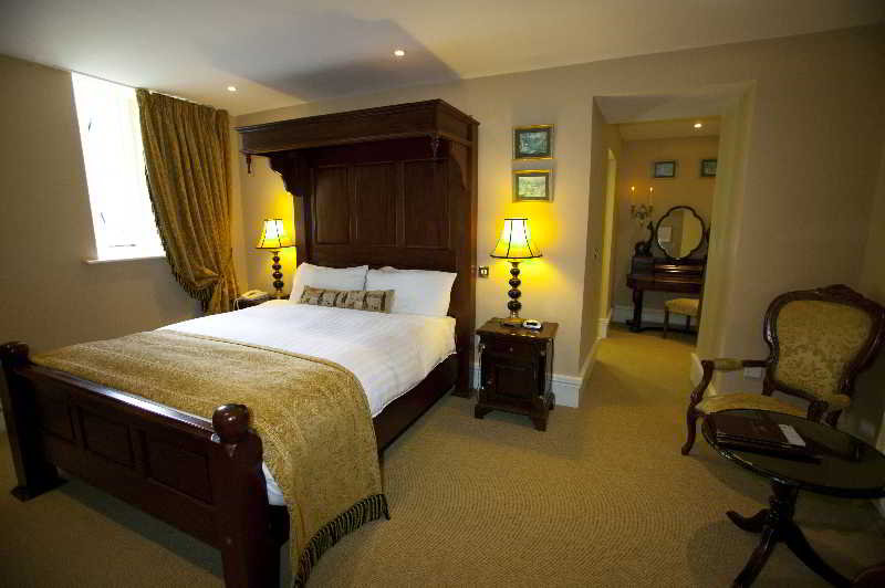 Ballyseede Castle 9/40