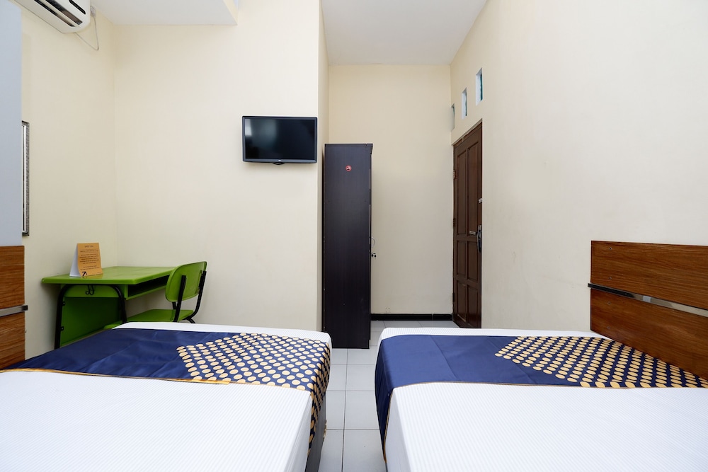 Hotel SUPER OYO 2209 Solo Point Guest House Syariah 15/31