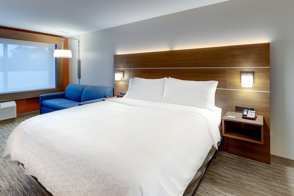 Holiday Inn Express Suites Middletown Goshen 15/71