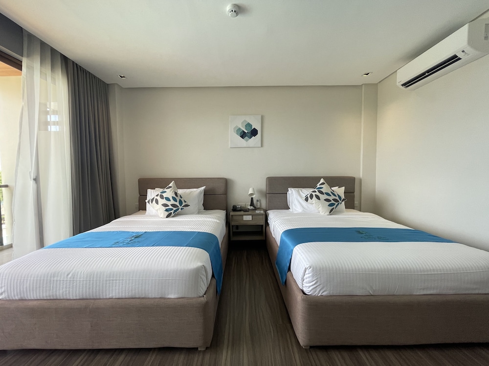 River Palm Hotel and Resort 7/15