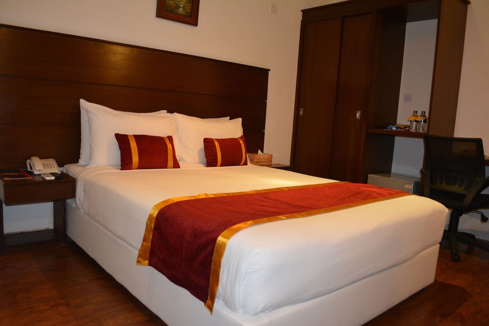 GRAND ORIENTAL HOTEL 14/60