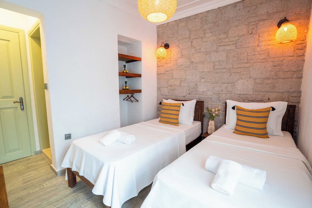 Cunda Tas Otel by Taze 12/50