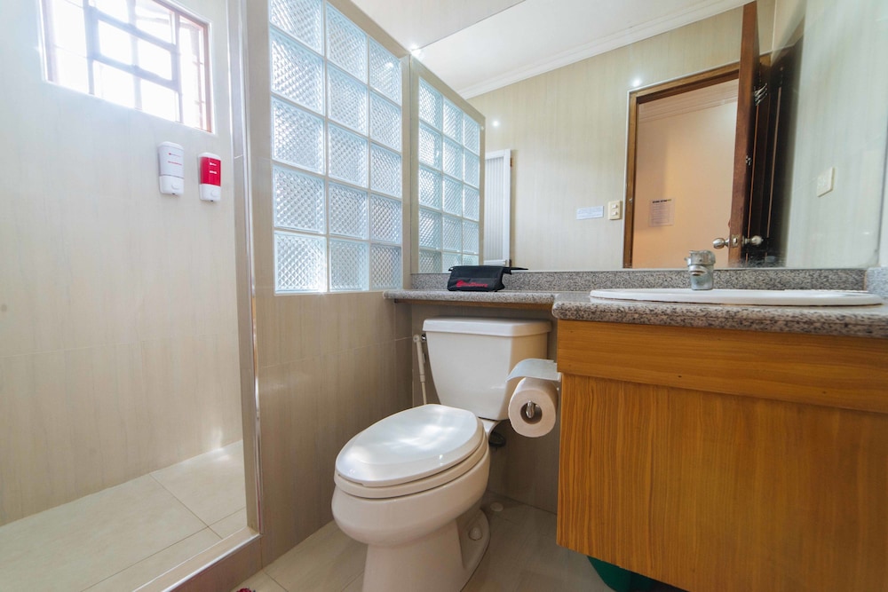 RedDoorz Plus @ Starhomes Olivianville 27/30