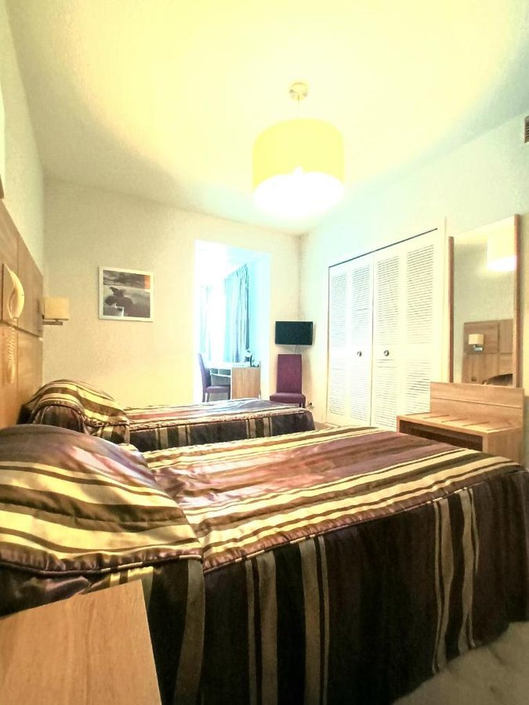 Hotel Jeanne D'arc 39/50