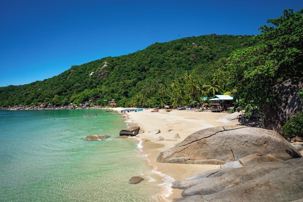 Echo Beach Backpackers 40/50