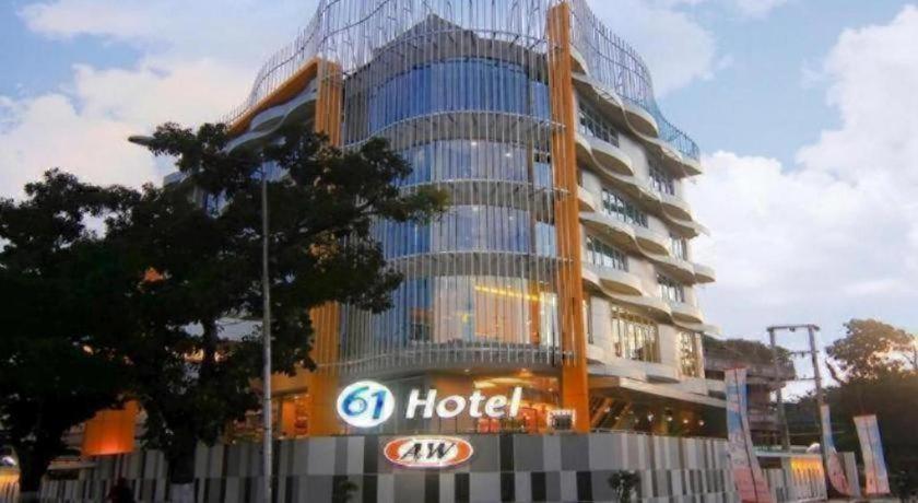 61 Hotel 6/28